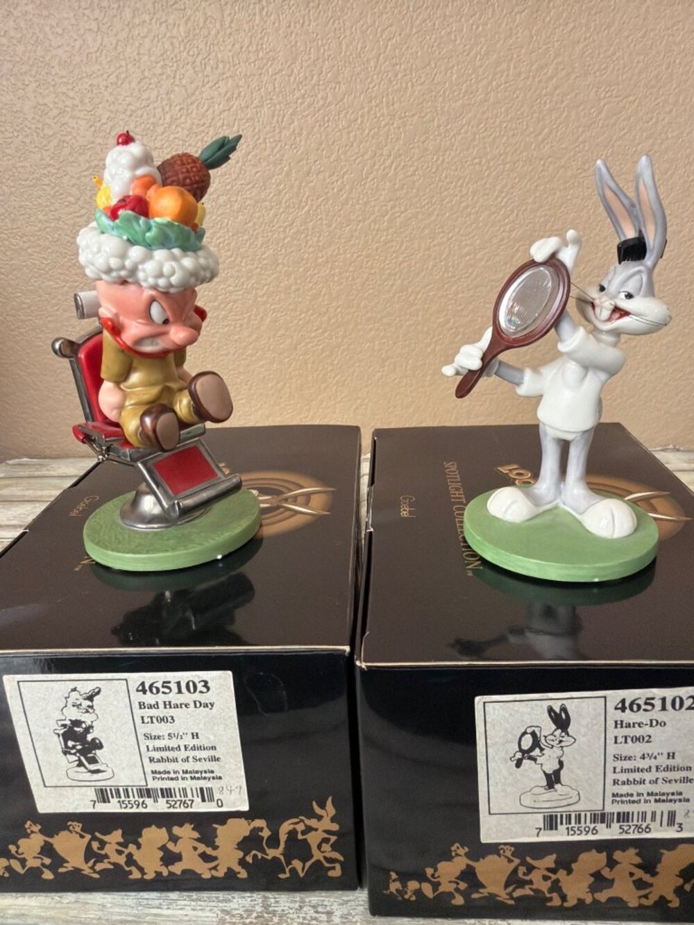 Goebel Looney Tunes Rabbit of Seville Bugs 3-Pc Barber Set w/FLAWS in Box - Picture 8 of 16